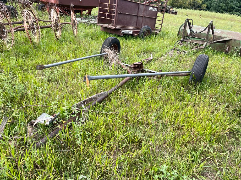 8" x 27' Hutch Auger with (2) Wheel Auger Caddie with Winch