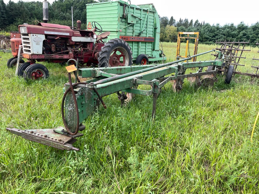 John Deere 450 (6) Bottom Plow