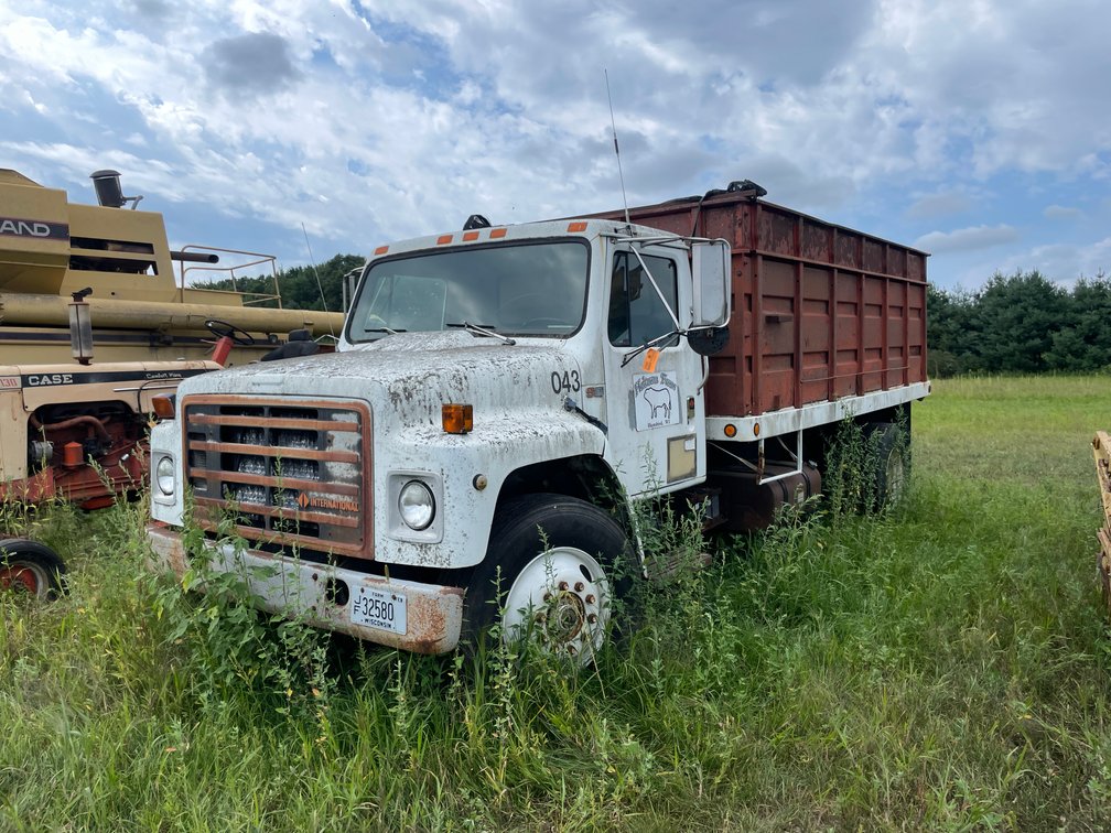 1987 International S1900 Grain Hauler (Has WI Title)