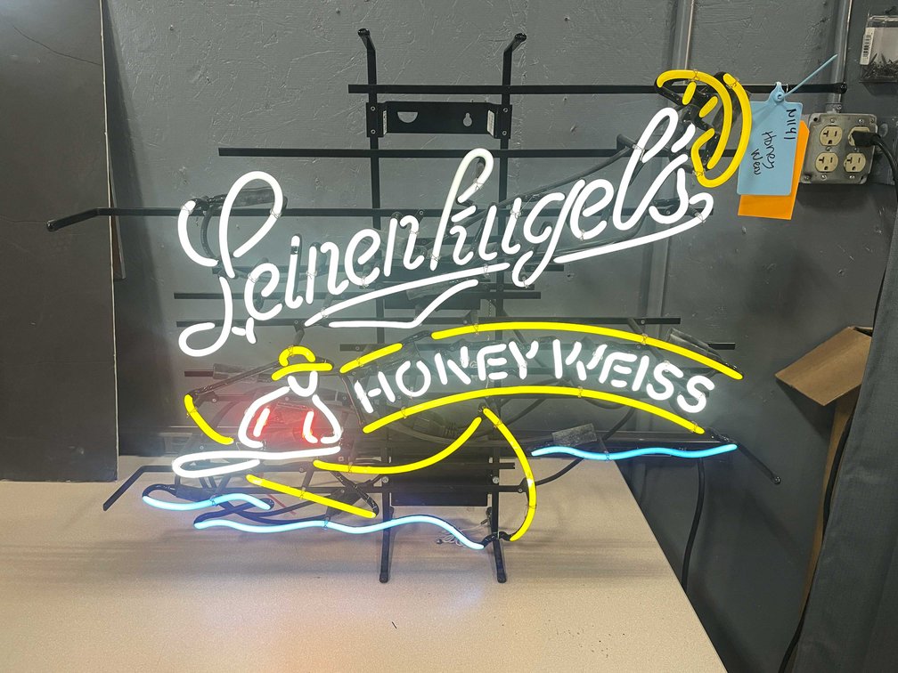 Leinenkugel’s Honey Weiss Canoe Neon Sign