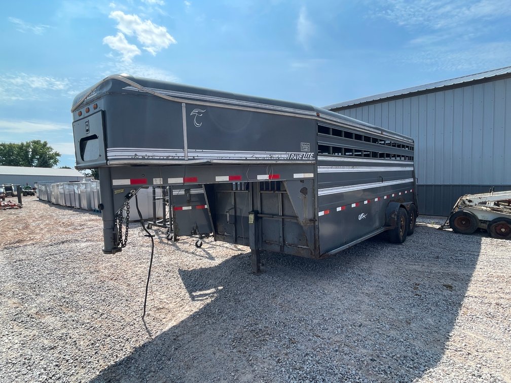 Travelite 18' Gooseneck Cattle Trailer (No Title, For Parts)