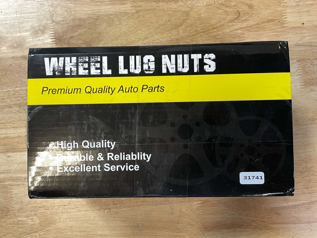 Set of 32 Spike Lug Nuts (PR13)