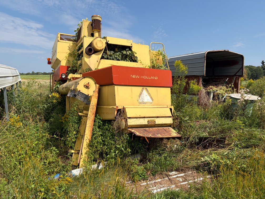 New Holland TR70 Combine
