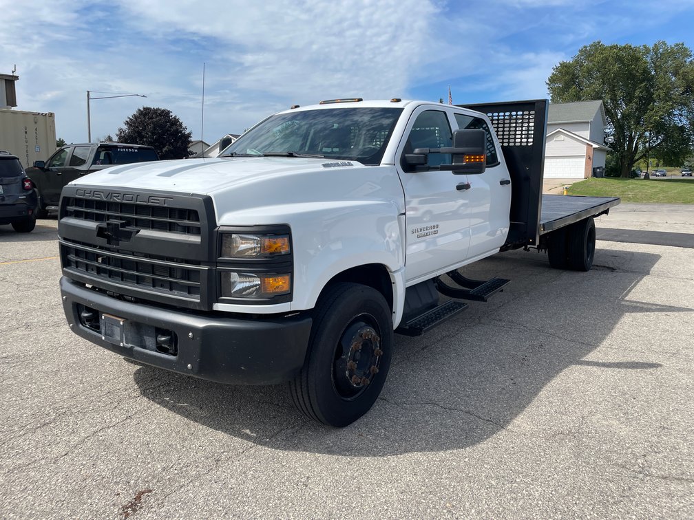 2022 Chevrolet 6500HD Crew Cab with 16' L Flatbed (Has WI Title) (OF)