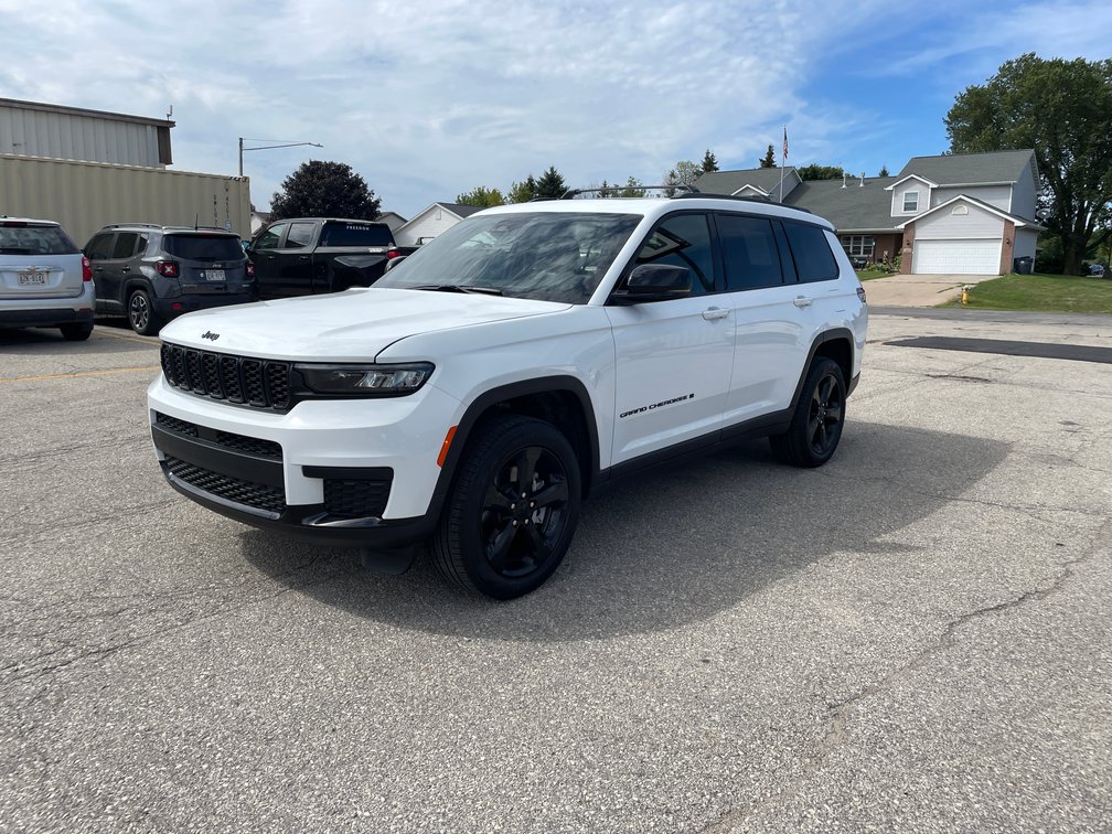 2025 Jeep Grand Cherokee L Altitude X (Has WI Branded Title) (OF)