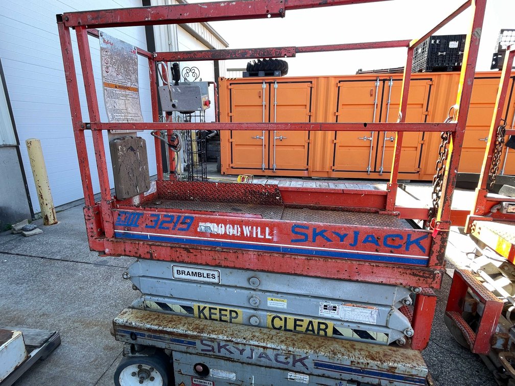Skyjack 3219 Scissor Lift (03)