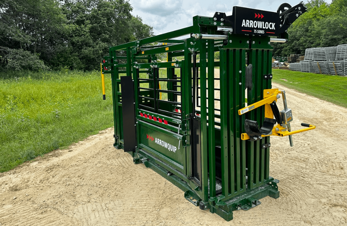 Arrowquip 7500 Series Chute with Vet Cage