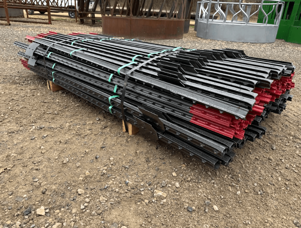 (100) 6' T-posts