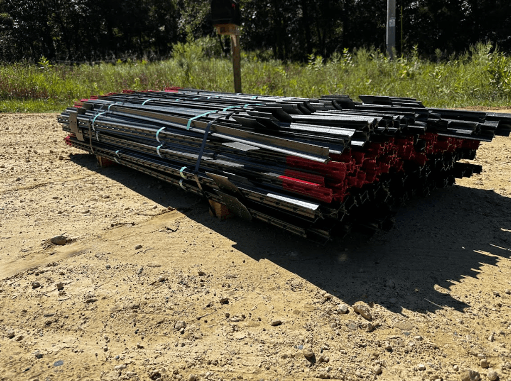 (200) 6-1/2' T-posts