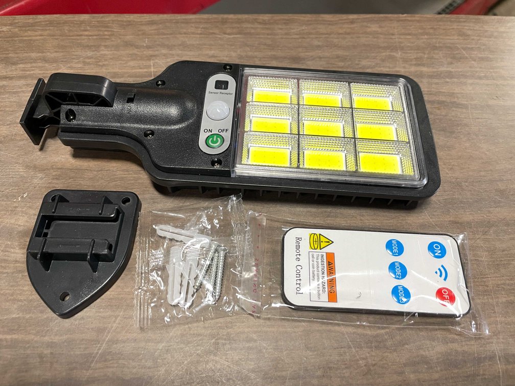Solar Powered Street Lamp (CW)