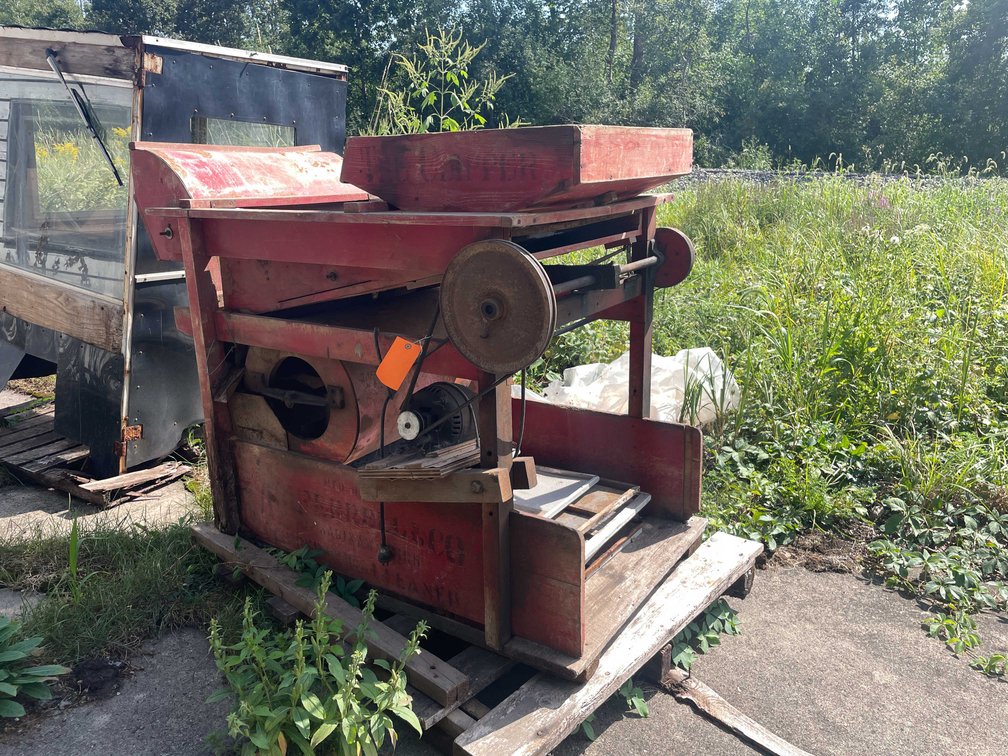 Vintage Ferrell & Co. Grain Seep Cleaner