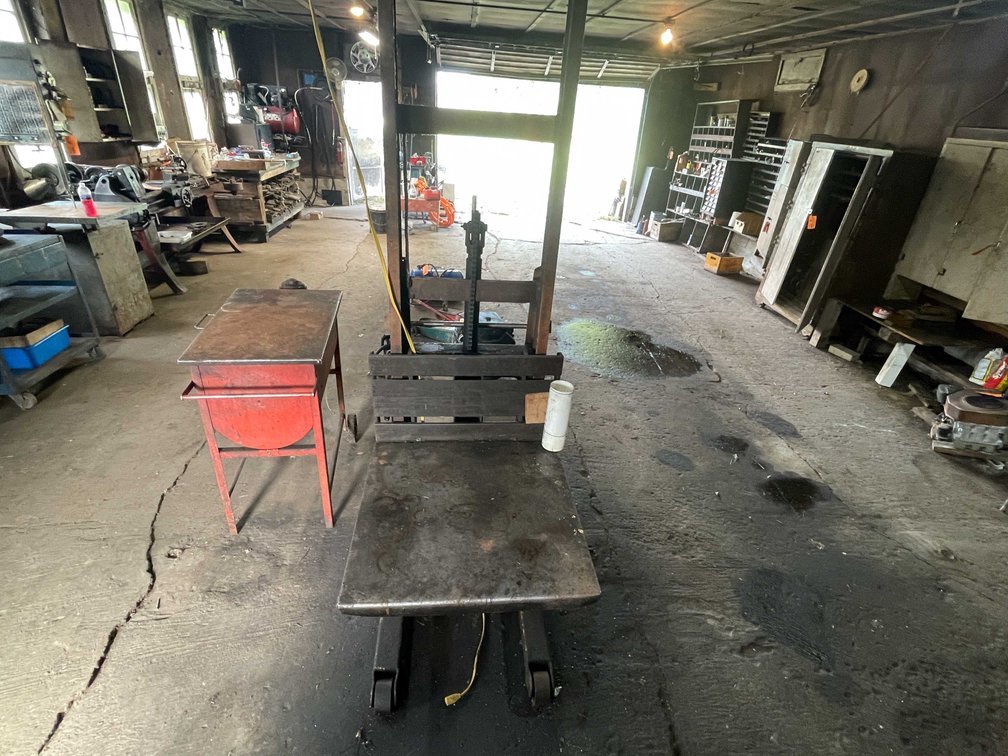 Big Joe Steel Platform and Foot Operated Hydraulic Mechanism