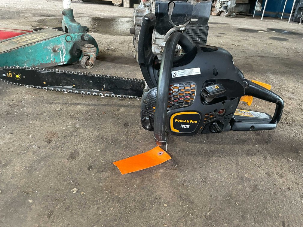 Poulan Pro Chain Saw