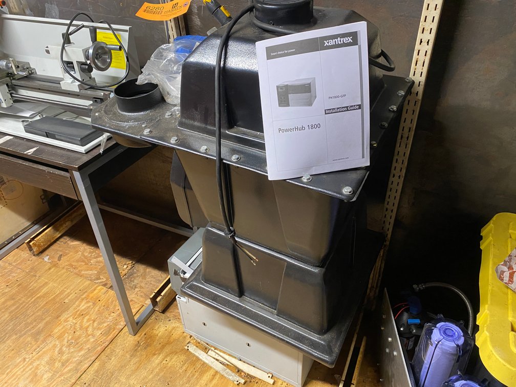 Xantrex PowerHub 1800 Inverter