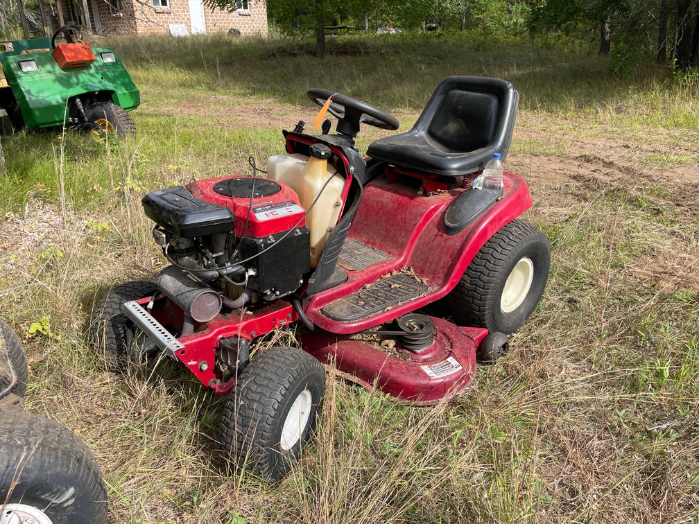 White Outdoors Riding Lawn Mower, Non-Runner