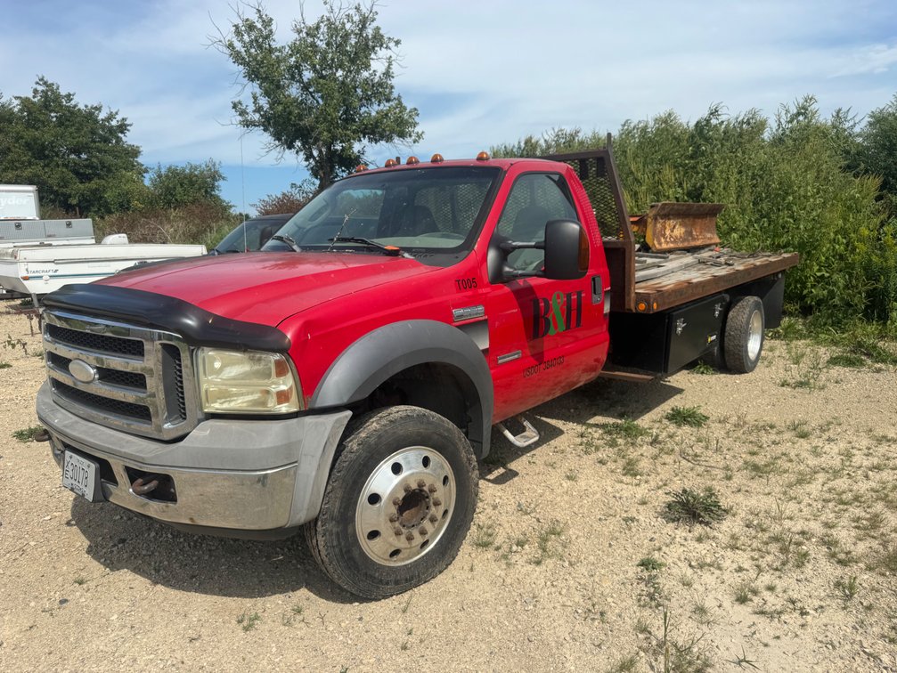 2005 Ford F-350 Flatbed Truck (Has WI Title) (Located in Rosendale WI)