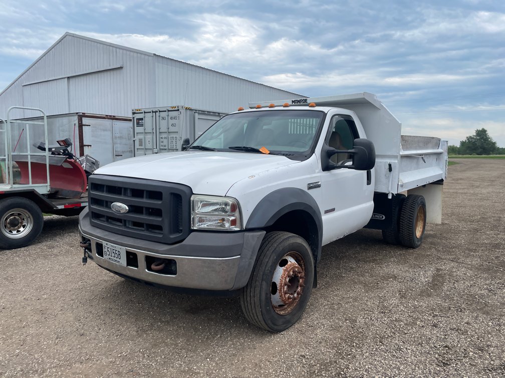 2005 Ford F550 XL Super Duty Dump Truck (Has WI Title)