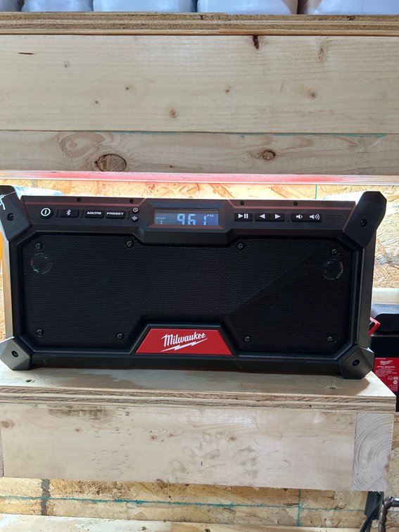 Milwaukee Bluetooth Jobsite Radio