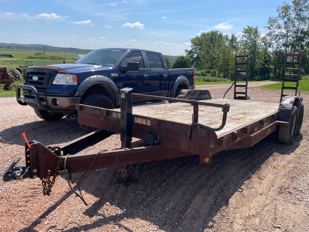 2011 Horse Creek MFG. Road Warrior 20' Flatbed Trailer (Has WI Title)