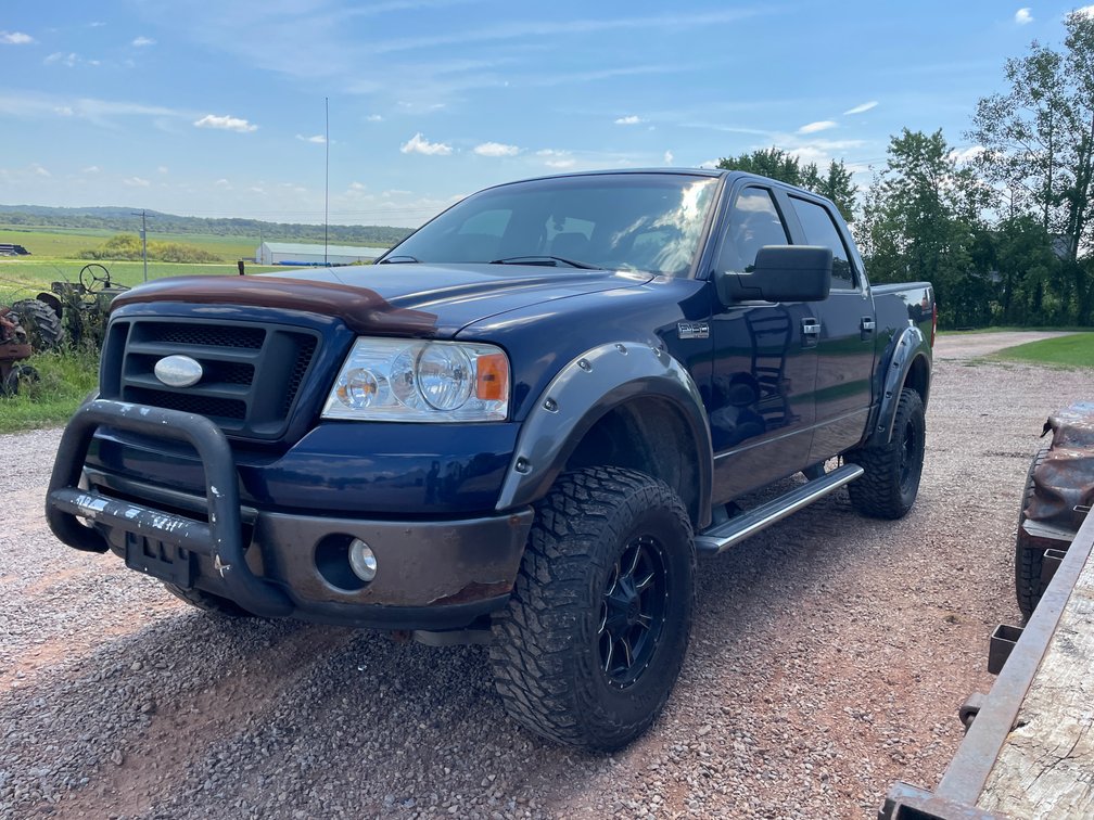 2007 Ford F-150 4X4 Crew Cab Pick up Truck (No Title, For Parts)