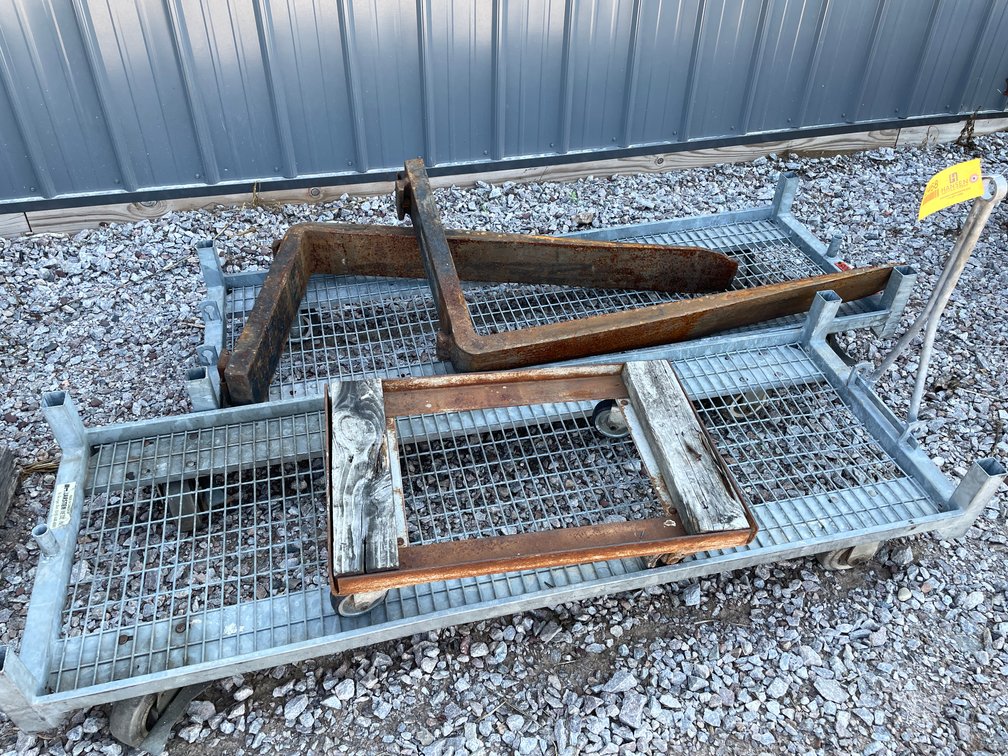 Pair of 5" x 42" Pallet Forks