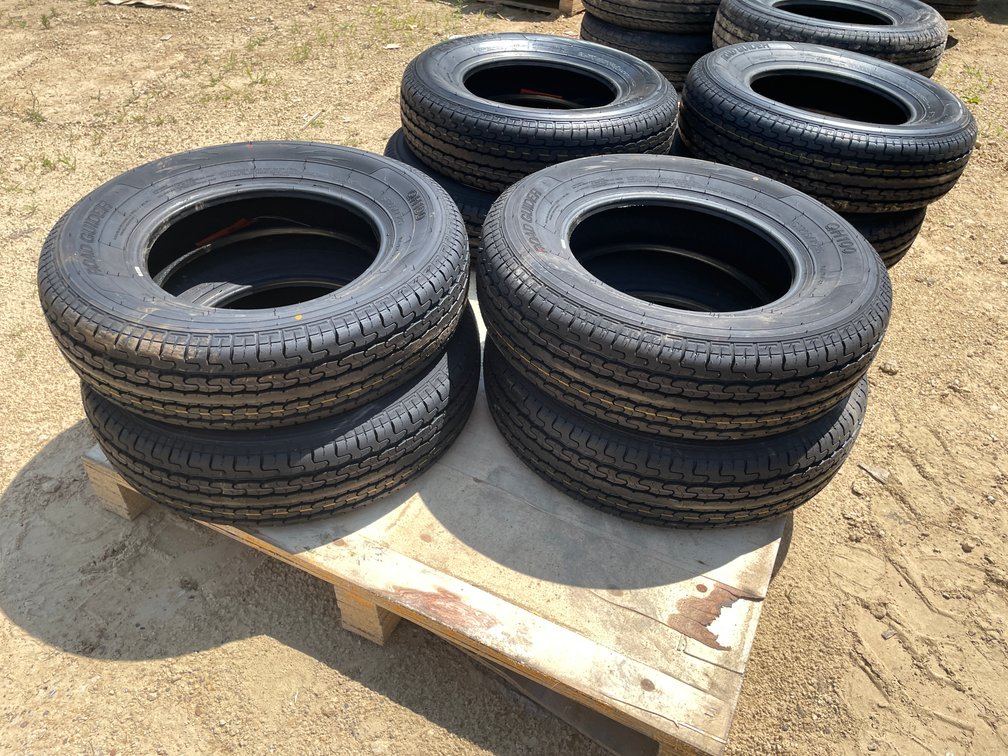 (4) Road Guider QH100 ST205/75R15 Radial Trailer Tires