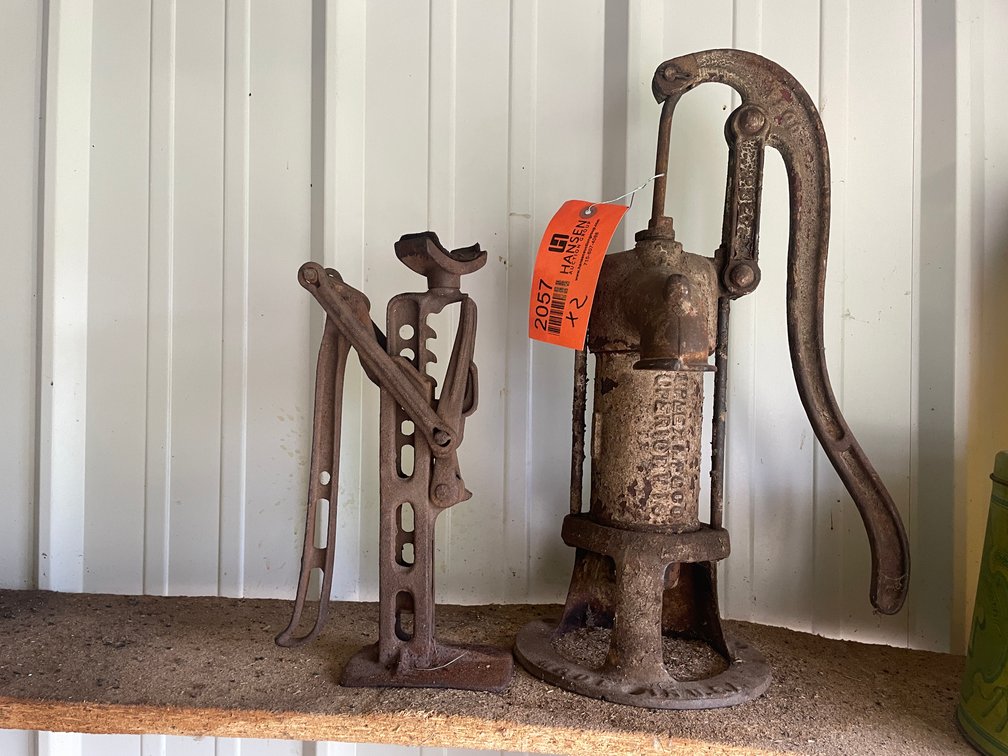 Cast Water Hydrant Pump with Handle