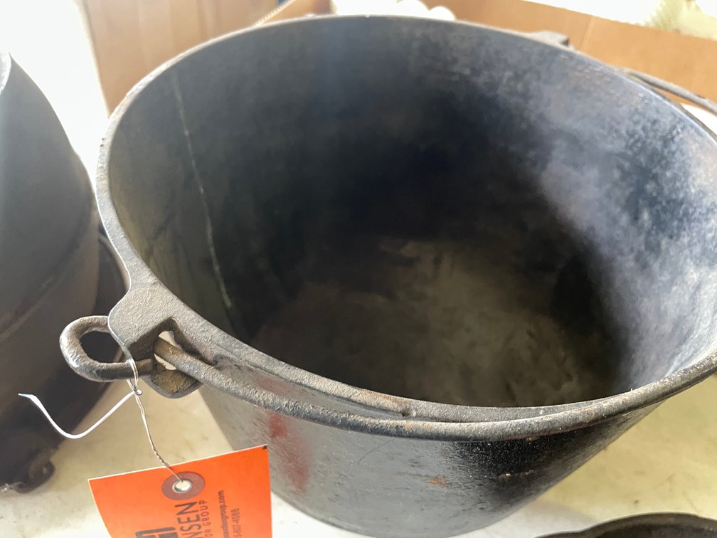 Erie 8 Bean Pot