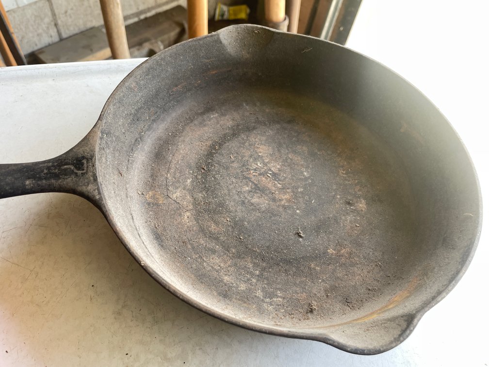 Griswold 7 Cast Iron Fry Pan