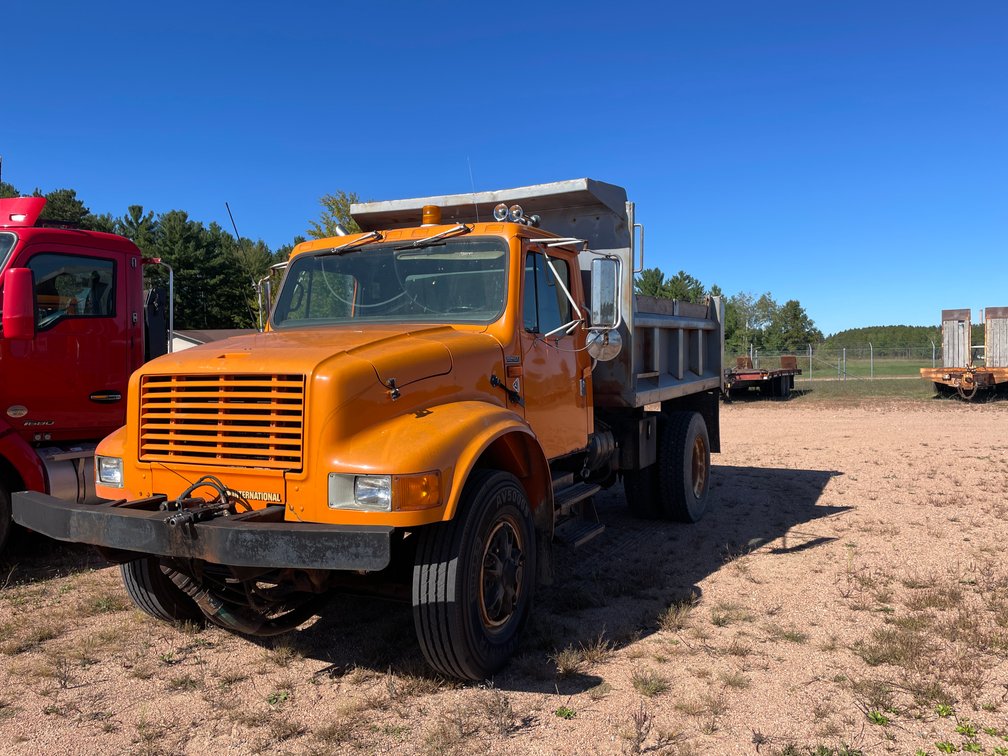 1993 International 4900 Dump Truck (Title in Delay)