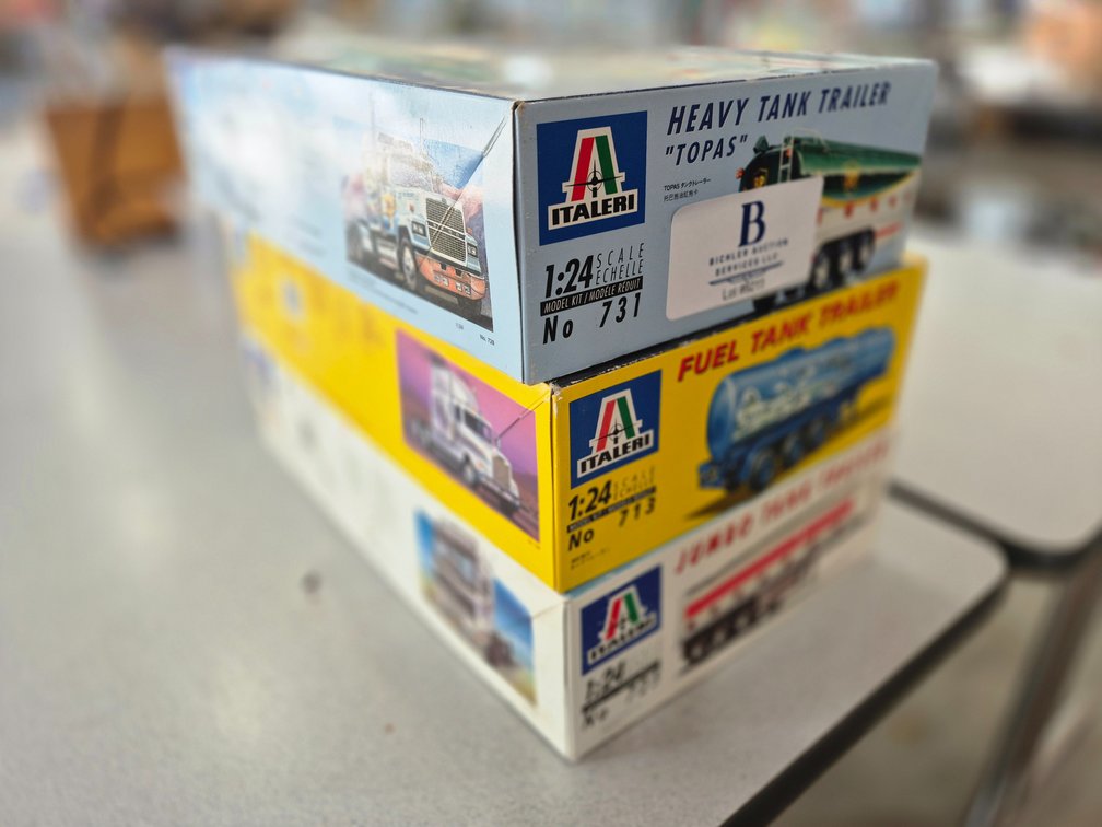 ITALERI 1:24 Scale Models