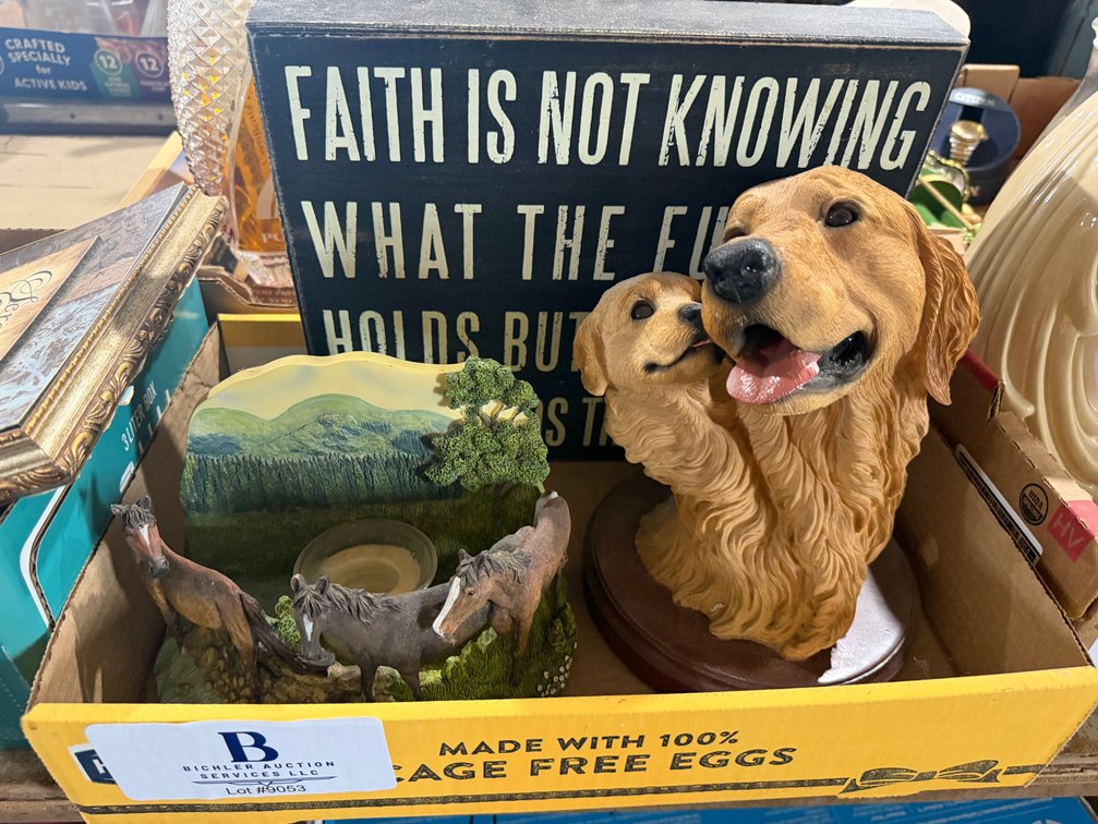 Resin Golden Retriever