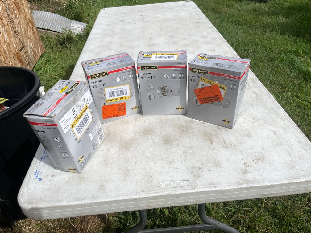 (4) Defiant Keyed Entries (Strum, WI)