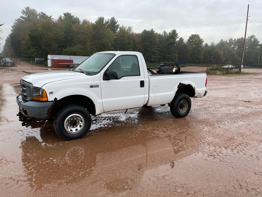 2001 Ford F250 Pickup (Has WI Title)