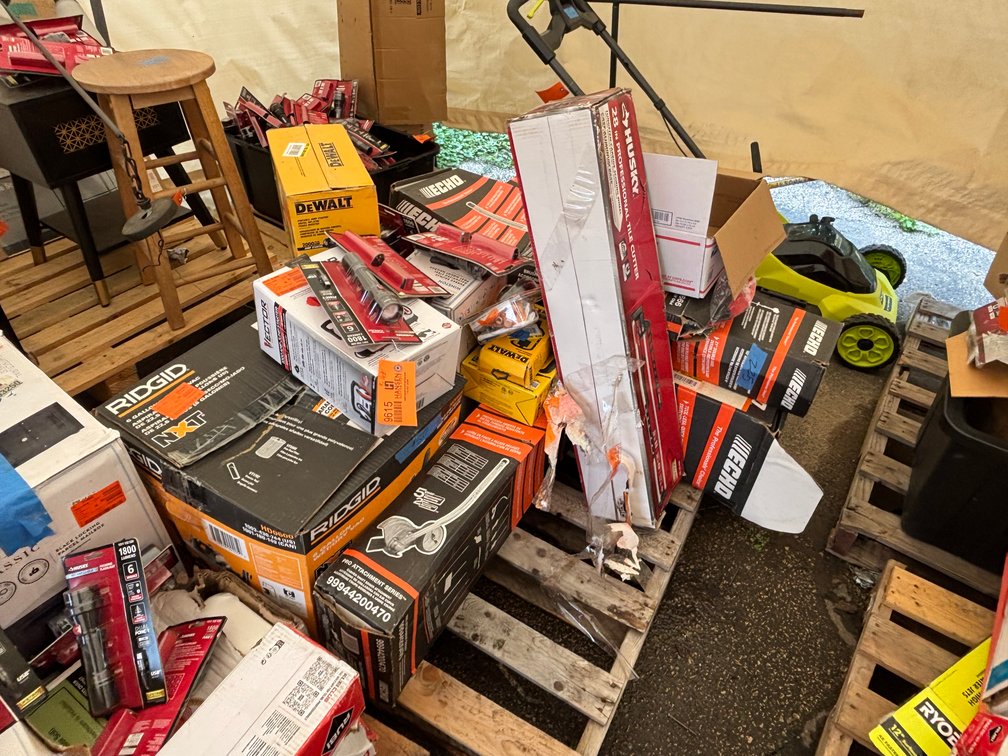 Pallet of Various Items (Fountain City, WI)