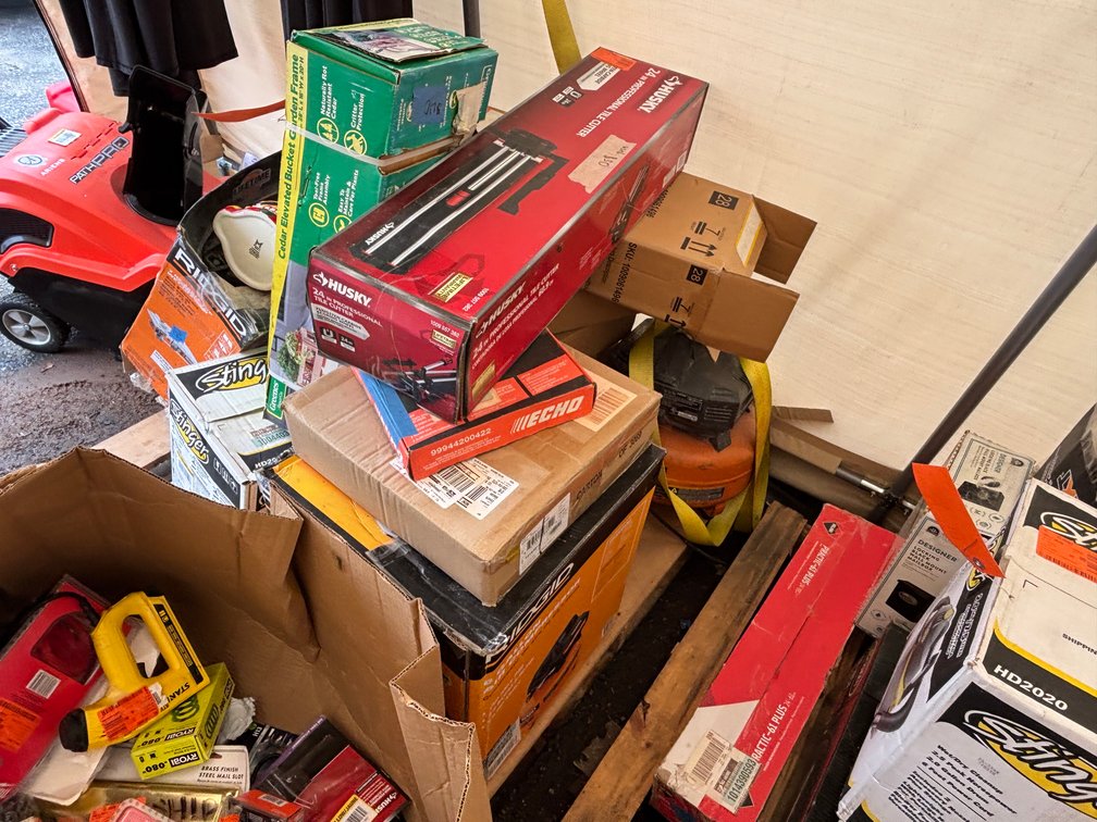 Pallet of Various Items (Fountain City, WI)