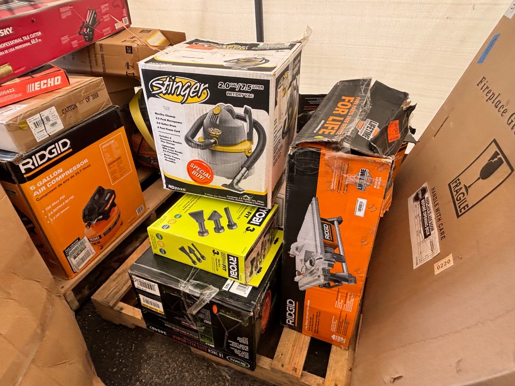 Pallet of Various Items (Fountain City, WI)