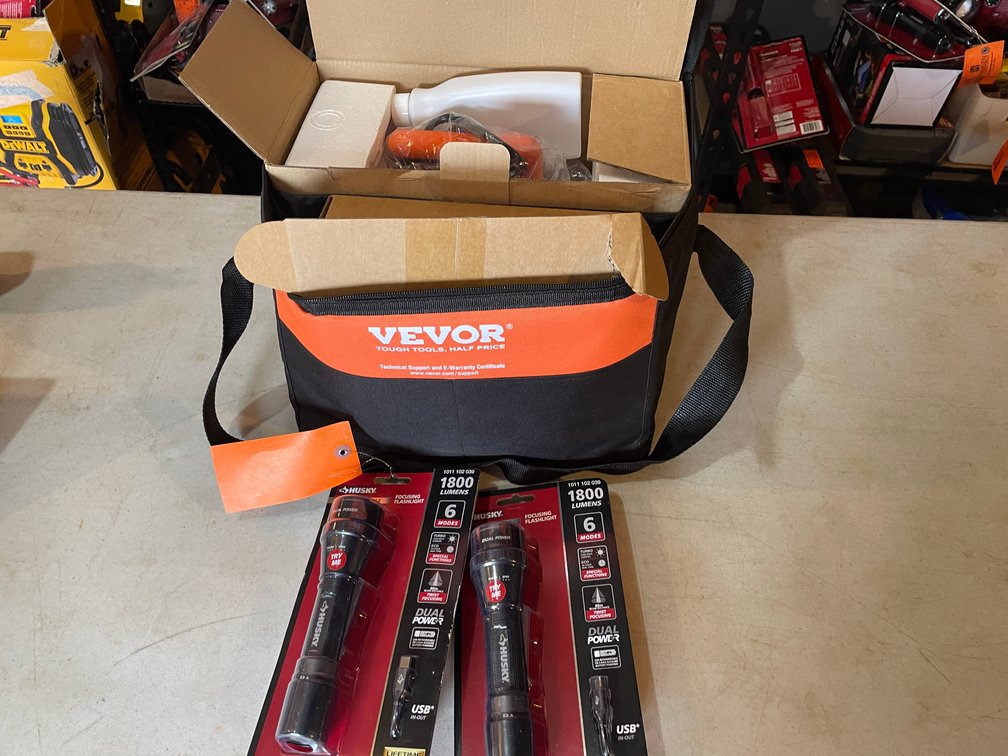 Vevor Vacuum Pump with Gauges (Fountain City, WI)