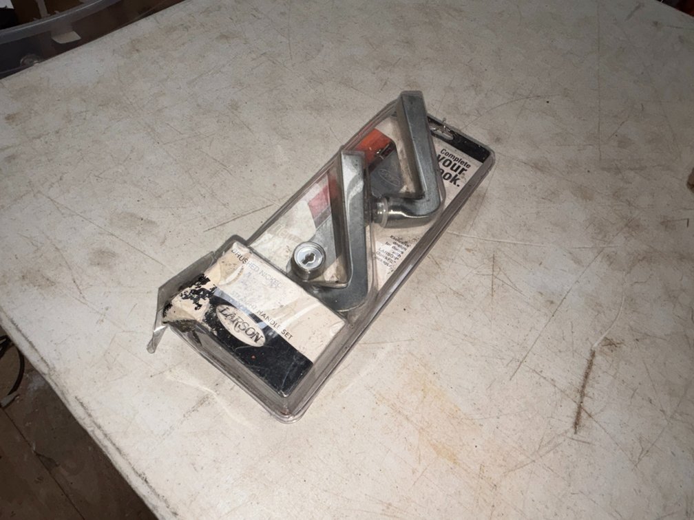 Larson Straight Handle Set (Strum, WI)