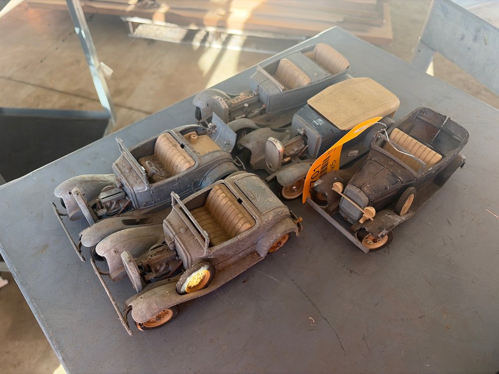 (5) Cast Metal and Plastic Model Cars