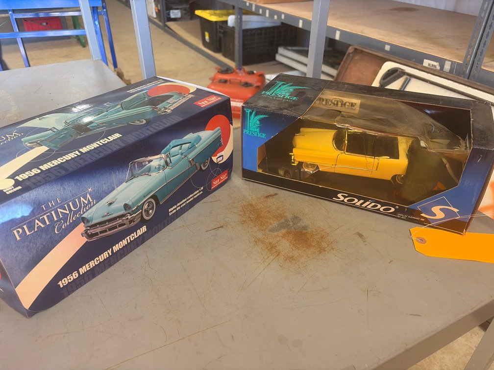 (2) Die Cast Model Cars