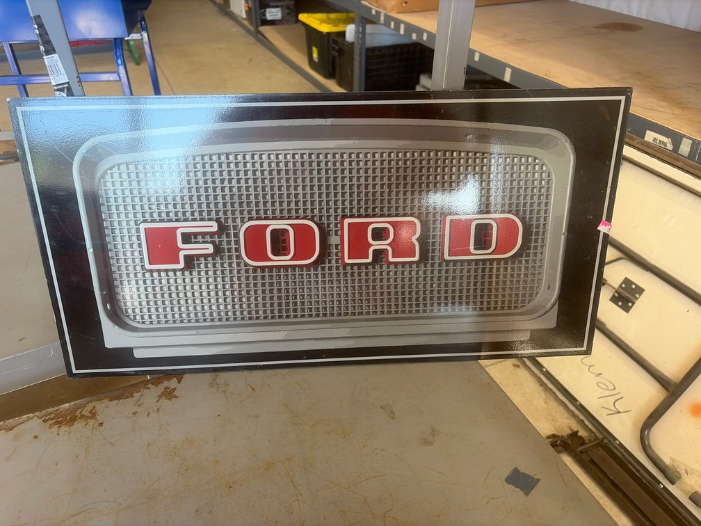 (1) Ford Grille Graphic Sign