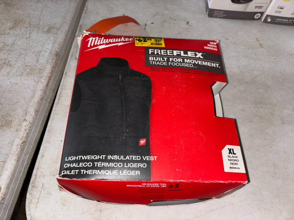 Milwaukee Lightweight Heated Vest (Strum, WI)