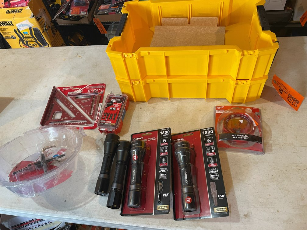 Assortment of Hand Tools (Fountain City, WI)