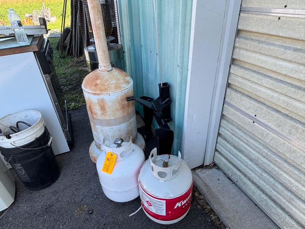 E Trailer Hitch, Propane Heater, and LP Tanks