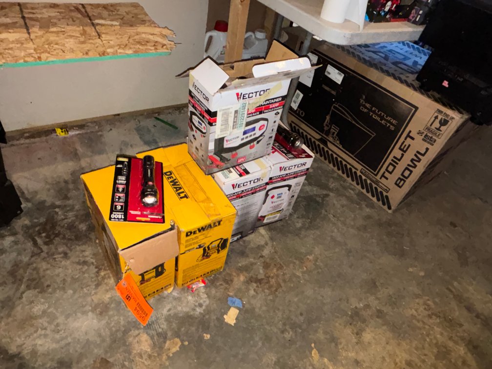 (5) Jump Packs and (2) Husky 1800 Lumen Flashlights (Fountain City, WI)
