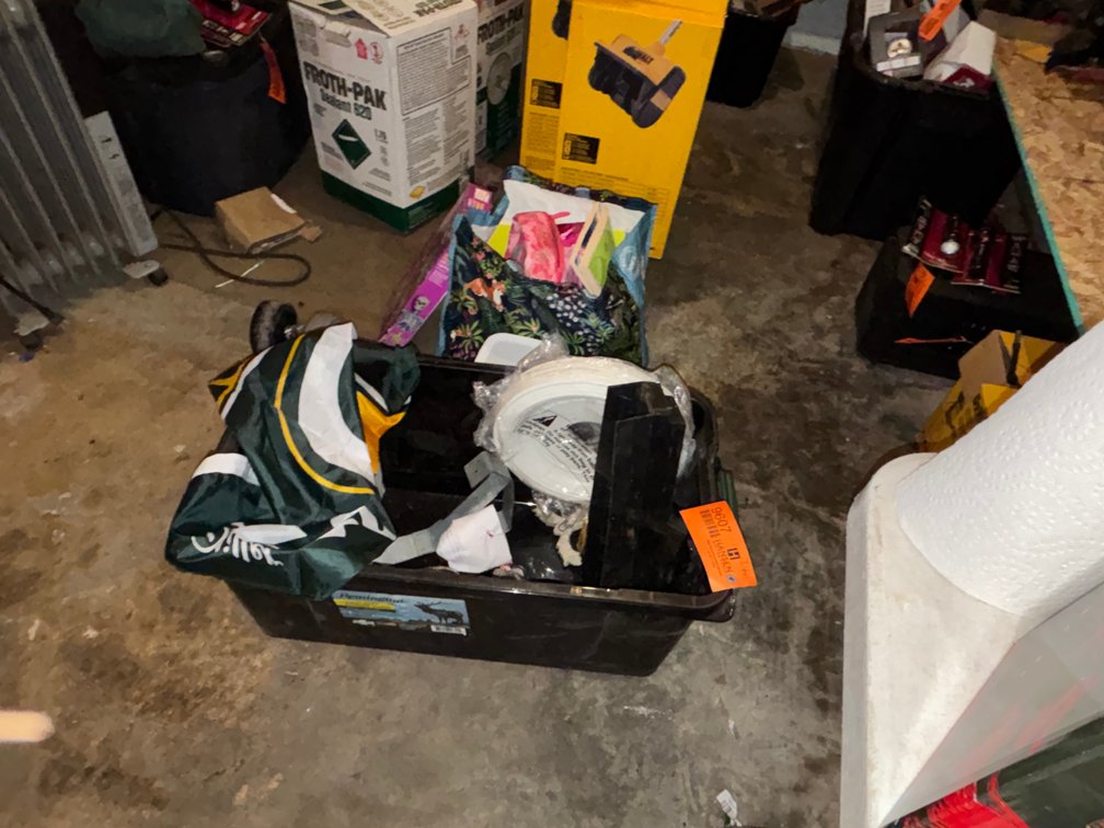 Nintendo Wii and Tote of Household Items (Fountain City, WI)