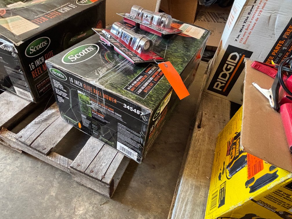 Scotts 16" Elite Reel Mower (Fountain City, WI)