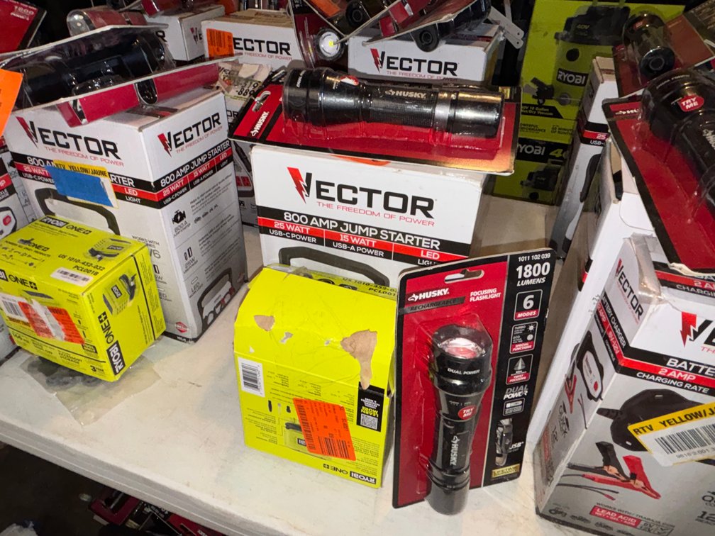 Vector 800 Amp Jump Starter and Ryobi 18V High Pressure Digital Inflator (Fountain City, WI)