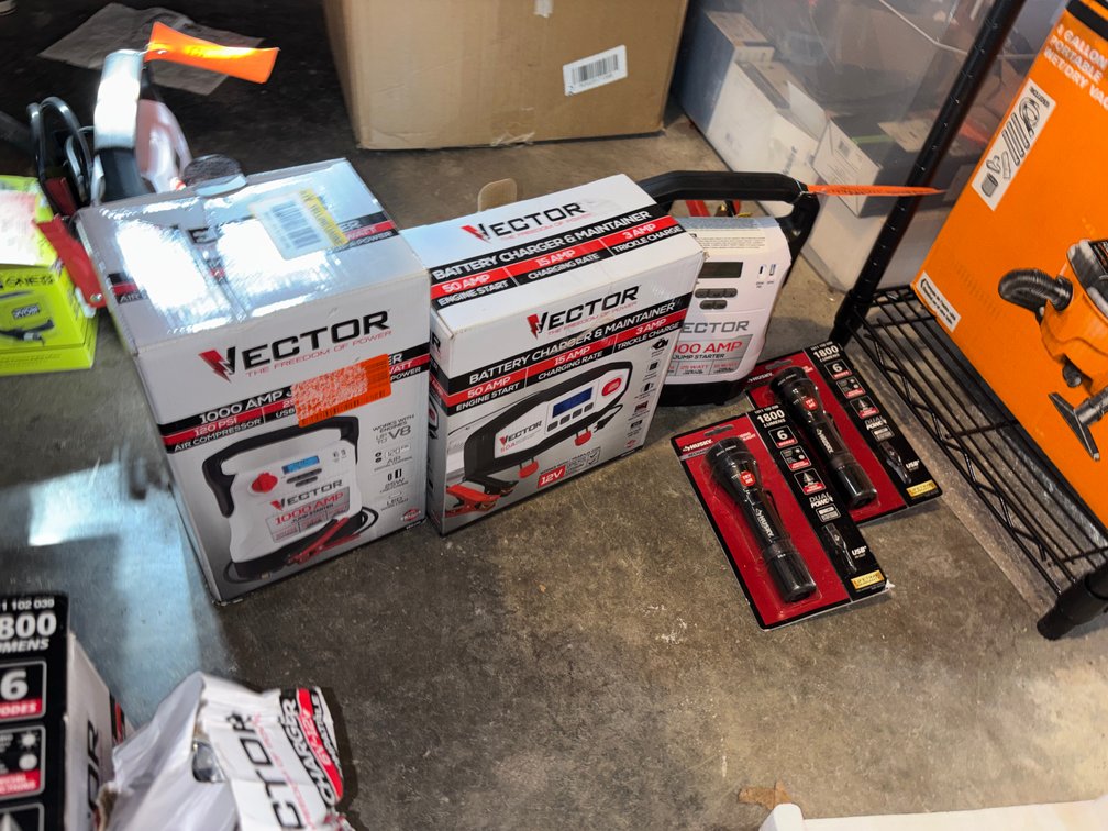 (3) Vector Items and Husky Flashlights (Fountain City, WI)